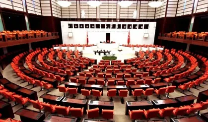 Meclis’te emekli ikramiyesi görüşmeleri ertelendi: CHP'li vekiller tepki gösterdi!