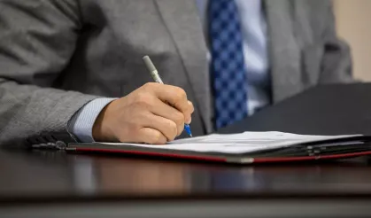 Üst düzey memura okkalı zam! Tartışmalı teklif Komisyon'dan geçti