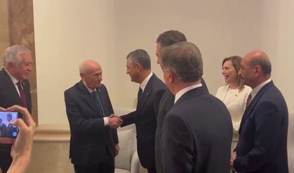TBMM’de sürpriz diyalog: Bahçeli Özgür Özel'e maşallah dedi!