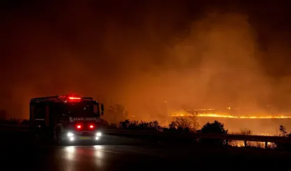 Buca orman yangını büyüyor! İzmir-Aydın otoyolu trafiğe kapatıldı