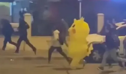 Pikachu da bugün düzenlenecek Saraçhane mitingi için yola çıktı