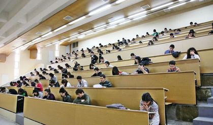 Üniversitede hızlandırılmış eğitim dönemi başlıyor! Başarılı öğrenciler yaşadı
