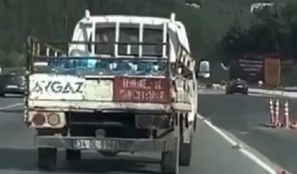 Trafikte şaşırtan anlar: Türkiye'yi gezmeye gelen turistin paylaşımı viral oldu!