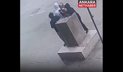 Adana’da ortaokul öğrencilerinden örnek davranış: Fırtınada Atatürk büstüne siper oldular