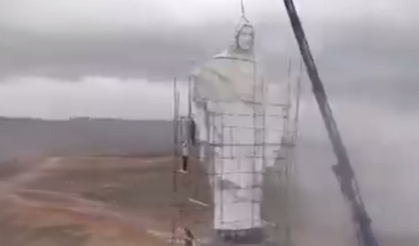 Suriye sınırına 26 metrelik İsa heykeli dikildi! Blue Beam ile Mesih’i getirme planı devrede!