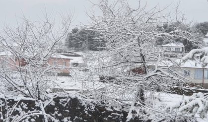 Ankara’da Nisan ayında kar sürprizi!