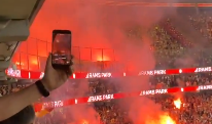 RAMS Park’ta kaos! Meşaleler tribüne düştü