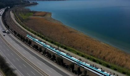 Türkiye'nin Milli Hızlı Treni'nde kritik eşik aşıldı: Testlerde 240 km hıza çıktı!
