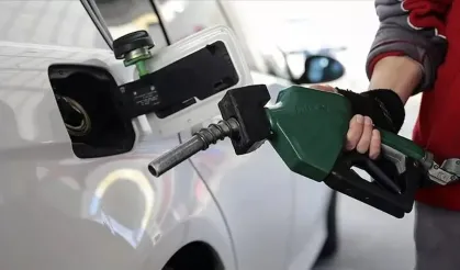 Akaryakıtta dengeler değişti! Eşel mobil sona erdi, yeni ÖTV düzenlemesi başladı
