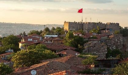 Ankara'nın zirvesindeki tarih! Binlerce yıllık kale zamana meydan okuyor