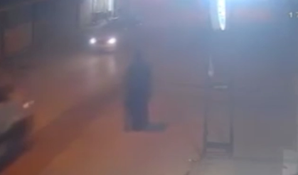 Adana'da film gibi olay! Tanınmamak için çarşaf giyip kurşun yağdırdı