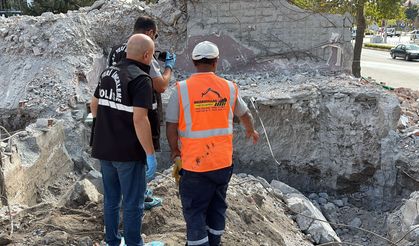 Akılalmaz olay: Okulun yıkımı sırasında topraktan insan kafatası ve kemikler çıktı