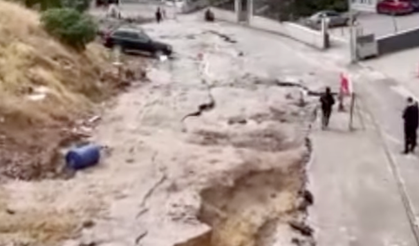Keçiören’de sel sonrası çöken yol için ekipler harekete geçti