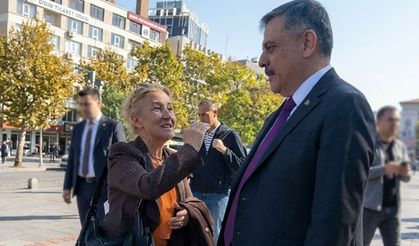 Ankara’da sokakta yürürken İçişleri Bakanı ile karşılaşabilirsiniz!