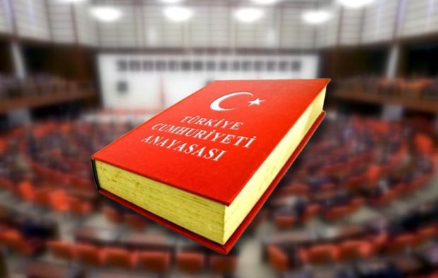 Yeni anayasaya ihtiyaç var mı? Toplum ikiye bölündü!