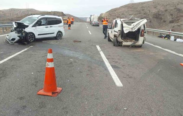 Niğde-Pozantı Otoyolu’nda feci kaza: 8 yaşındaki çocuk hayatını kaybetti