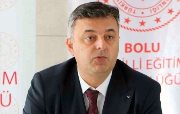 Skandal olay: Milli Eğitim Müdürü'nün "çok güzelsin" mesajıyla yer yerinden oynadı!