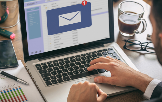 Mesai bitti sanmayın! Akşam gelen iş mesajları tazminat sebebi olabilir