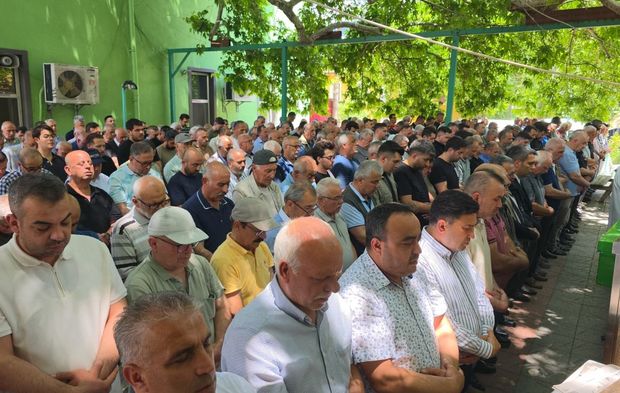 Antalya’daki vahşette kahreden veda: Öğretmen ile babası yan yana toprağa verildi