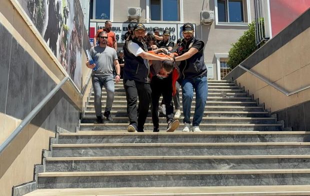 Yan bakma kavgası kanlı bitti! 27 yaşındaki genci bıçaklayarak öldürdüler
