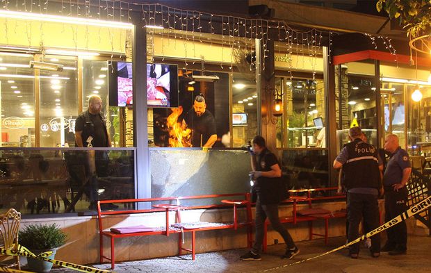 Adana’da kebapçıya silahlı saldırı: Restoranda yemek yiyen 4 kişi yaralandı