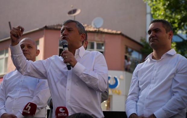 CHP'de gözler pazartesiye çevrildi! Özgür Özel kuracağı yeni partiyi böyle ilan etti