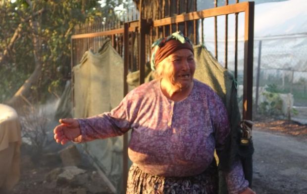 Antalya'da alevler mahalleyi sardı: 3 ev kül oldu, vatandaşlar gözyaşlarına boğuldu!