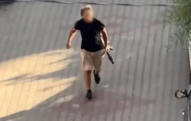 Pompalı tüfekle sokağa çıkıp ateş açtı: Kaçışı Torbalı’da sona erdi