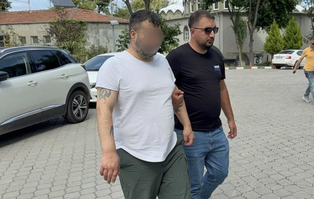 Sokakta kabusu yaşadı! Tanımadığı adam tarafından bıçaklanan kadın dalağından oldu