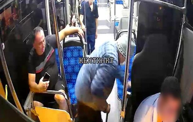 Yaşlı adam kılığına girip halk otobüslerini denetledi: 79 şoföre cezai işlem uygulandı