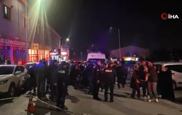 Düğündeki kavga kanlı bitti! Bıçaklı kavgada 3 kişi yaralandı