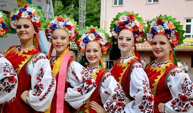 11 Ülkenin Halk Dansları Ankara'da gösteride buluşacak