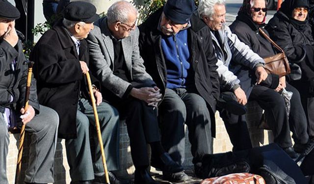 Ocak zammında emekliye kötü haber: Tek formül belli oldu, seyyanen zam yok!