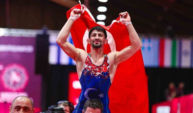 Milli güreşçi Kerem Kamal, Avrupa şampiyonu oldu