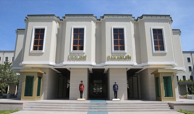 İçişleri Bakanlığı’ndan “Atatürk Fotoğrafları Yasaklandı” İddialarına Yalanlama