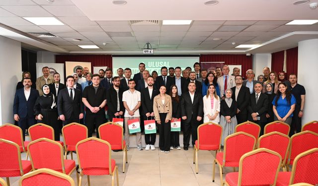 Gençlerin Sosyal Sorumluluk Projeleri Ankara’da Ödüllendirildi