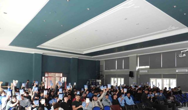Erzincan'da gençler terör konusunda bilgilendirildi