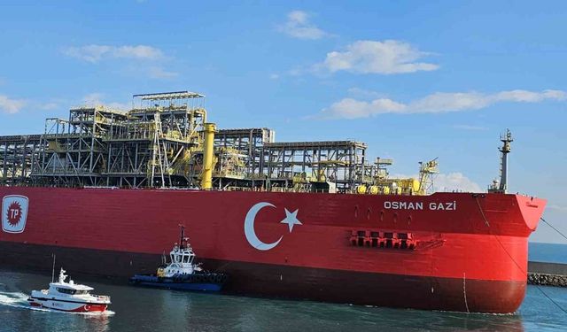 Türkiye’nin ilk yüzer gaz üretim Limanda