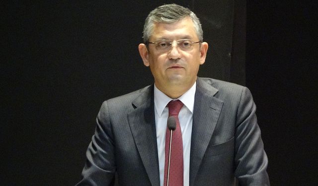 CHP lideri Özel Leman'ın skandal karikatürünü savundu: "Karikatüre iyi bakın"