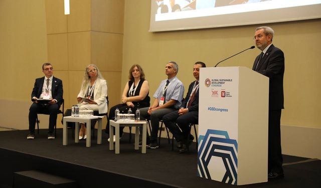 Ankara Üniversitesi’nden Yapay Zekâ Paneli: Eğitim ve Sağlıkta Dijital Dönüşüme Vurgu