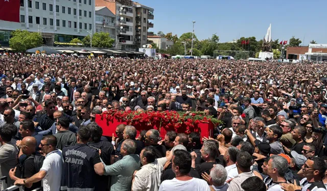 Ferdi Zeyrek’in cenaze namazı camiye sığmadı meydanda kılındı!
