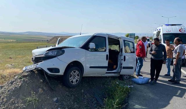 Kırıkkale’de araç toprak yığınına çarptı: 4’ü çocuk, 7 yaralı
