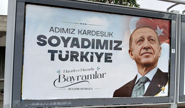 Başkent’te AK Parti’den bilboardlı bayram kutlaması