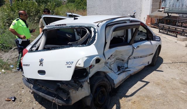 Samsun’da polis aracı kaza yaptı: 2 polis ve 1 üsteğmen yaralandı