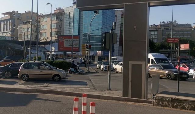 Ankara’nın Kalbinde Koku Krizi: Sıhhiye’de Sorun Hâlâ Çözülmedi