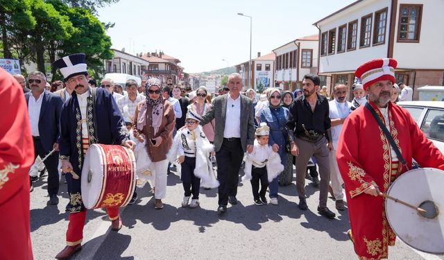 Ankara'da 45. Aluç Dağı Yağlı Güreş Festivali coşkuyla başladı