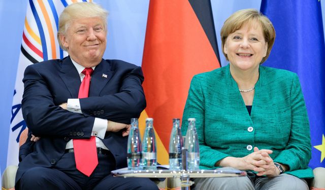 Merkel Oval Ofis Anısını Anlattı: Trump İlgi Delisiydi Elimi Bilerek Sıkmadı
