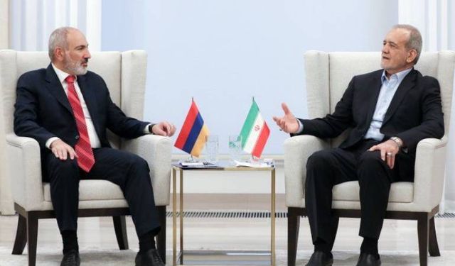 Erivan’da kritik zirve: Paşinyan ve Pezeşkiyan stratejik ortaklık için el sıkıştı