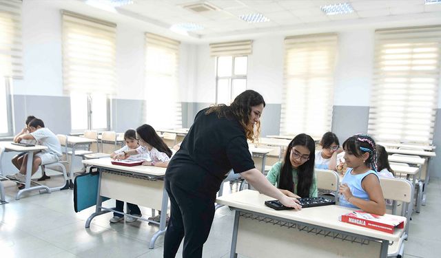 ABB’nin “Yaz Okulu” Programı sona erdi: Bin 800 çocuk eğitim aldı!