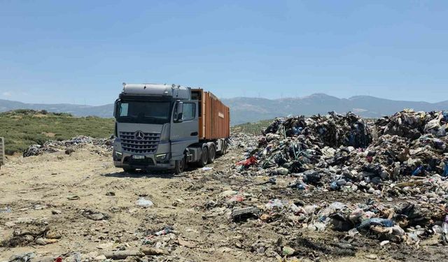 İzmir’in çöp sorunu Tire’de çevre krizine yol açtı: Çöpler tarım arazilerine mi gidiyor?